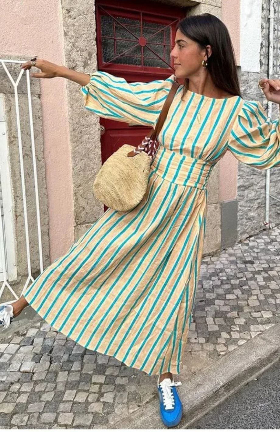 Rosea Elegancka Sukienka Maxi Bez Pleców w Paski